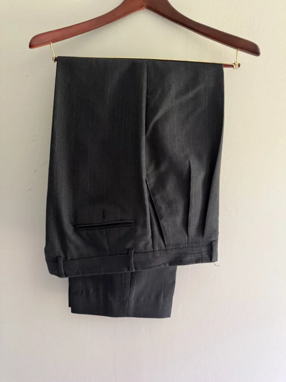 Kilburne & Finch Charcoal Pinstripe 2 Piece Suit 44L Jacket 38W Pants